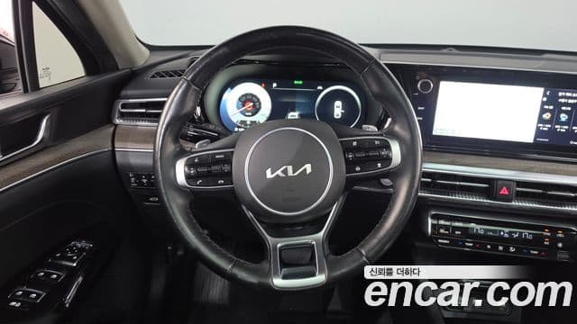 Kia K5 2022 — ფოტო 13/20