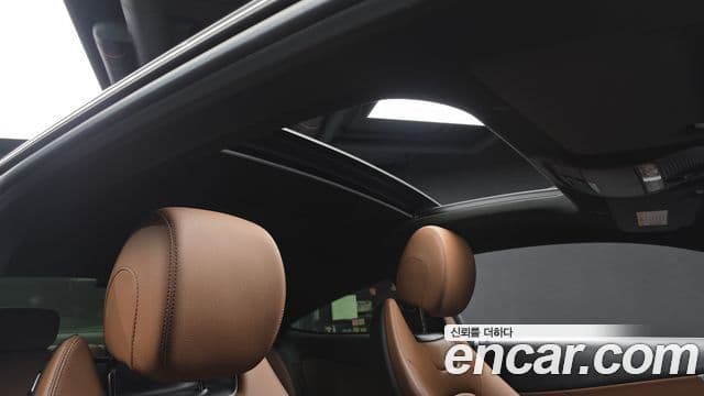 Mercedes-Benz C-Class 2019 — ფოტო 15/20
