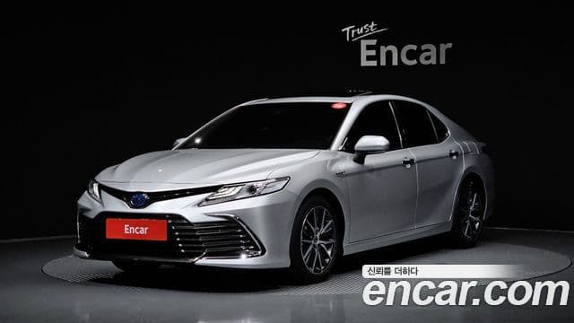 Toyota Camry 2024 — Şəkil 21/31