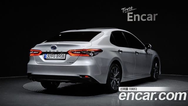 Toyota Camry 2024 — Şəkil 26/31