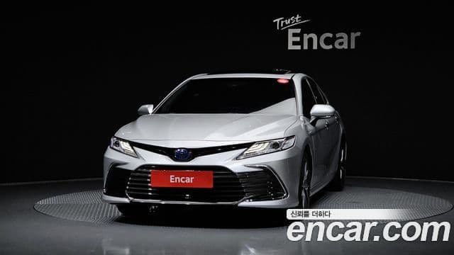 Toyota Camry 2024 — Şəkil 10/31