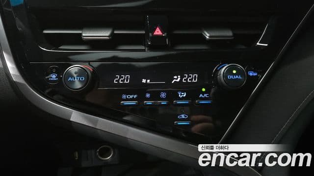 Toyota Camry 2024 — Şəkil 12/31