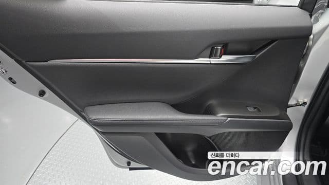 Toyota Camry 2024 — Şəkil 16/31