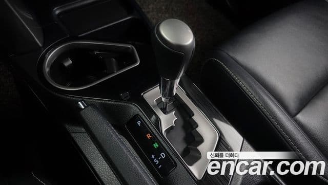 Toyota RAV4 2018 — Şəkil 10/20