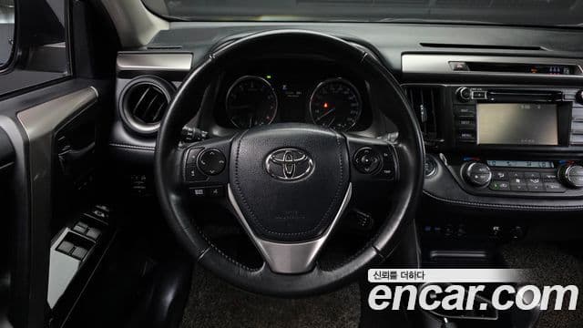 Toyota RAV4 2018 — Şəkil 14/20