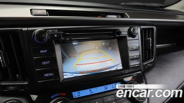 Toyota RAV4 2018 — Şəkil 7/20