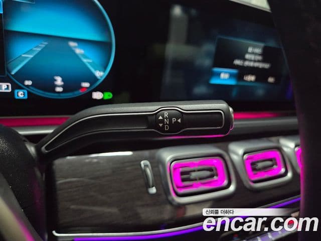 Mercedes-Benz GLE-Class 2021 — Photo 4/20