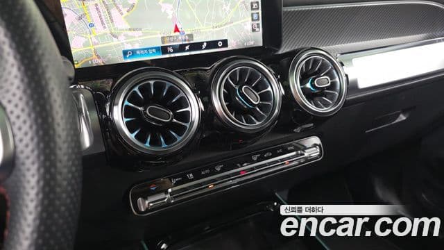 Mercedes-Benz GLB-Class 2022 — Şəkil 17/20