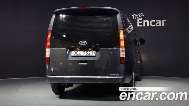 Hyundai Staria 2021 — Фото 4/20