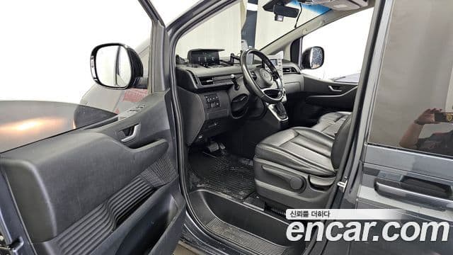 Hyundai Staria 2021 — Фото 10/20