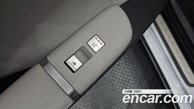 Hyundai Grandeur Hybrid 2023 — Photo 13/30