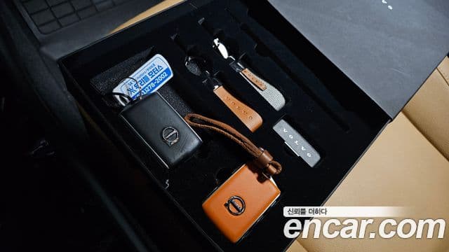 Volvo XC40 2020 — Şəkil 18/20