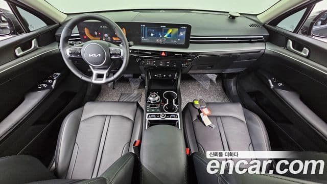 Kia K5 2025 — Şəkil 10/20