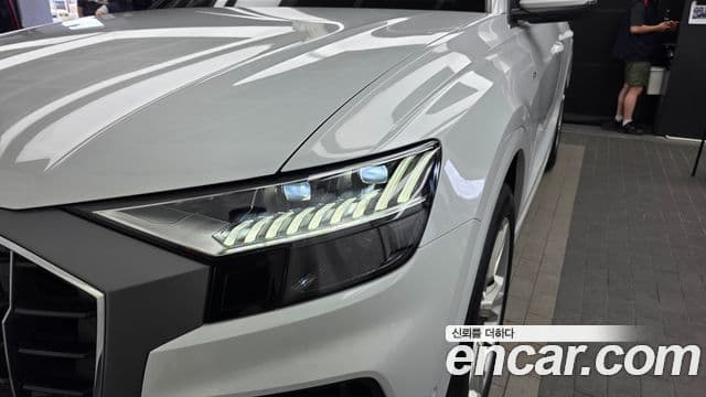 Audi Q8 2023 — ფოტო 25/33