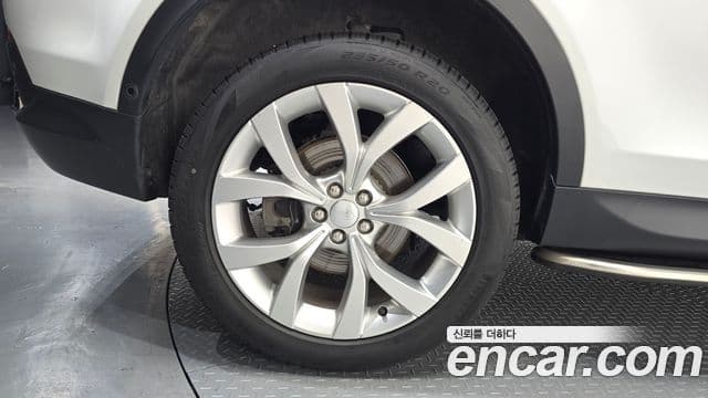 Land Rover Discovery Sport 2021 — Photo 31/32