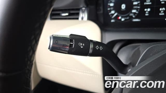 Land Rover Discovery Sport 2021 — Photo 7/32