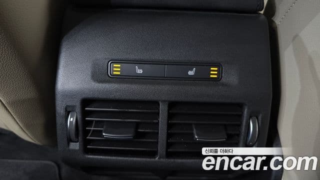 Land Rover Discovery Sport 2021 — Photo 25/32