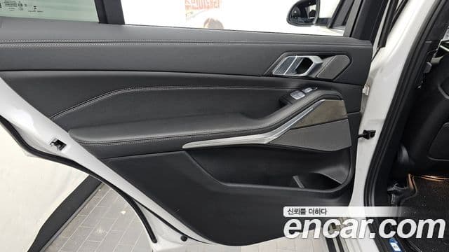 BMW X7 2024 — Photo 34/38