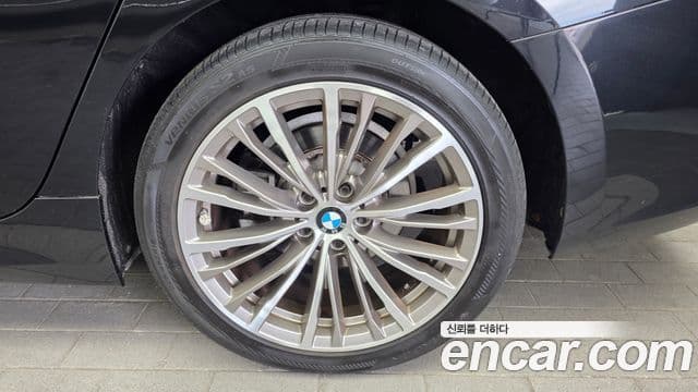 BMW 3 Series 2019 — Şəkil 14/30