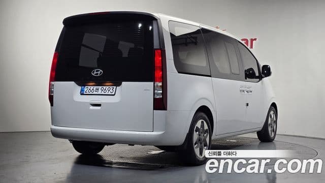 Hyundai Staria 2025 — Şəkil 2/20
