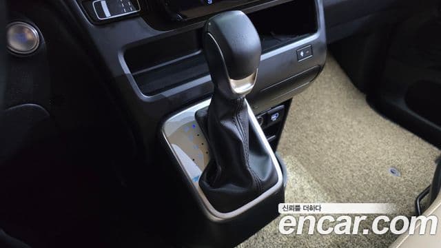 Hyundai Staria 2025 — Şəkil 9/20