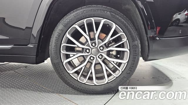 Jeep Grand Cherokee 2021 — Photo 9/30