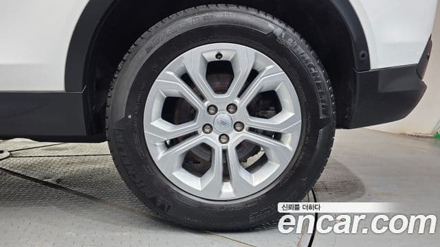 Land Rover Discovery Sport 2021 — Şəkil 28/33