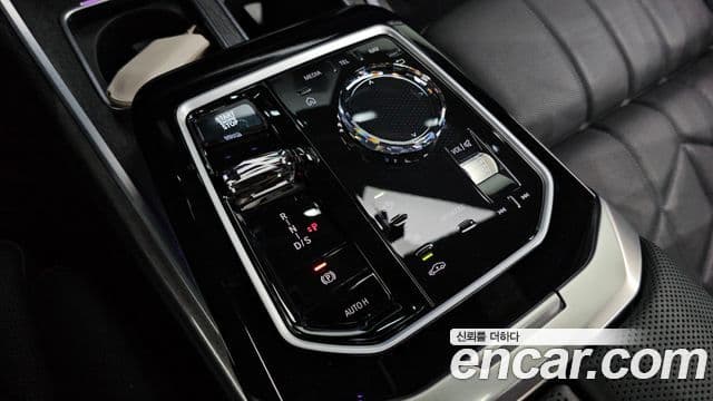 BMW 7 Series 2024 — ფოტო 9/20
