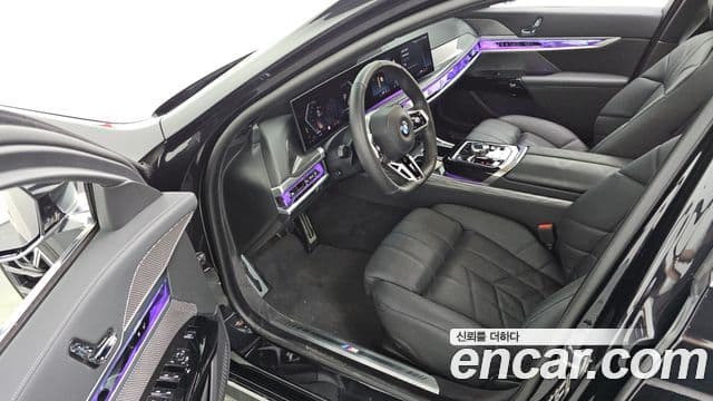 BMW 7 Series 2024 — ფოტო 10/20