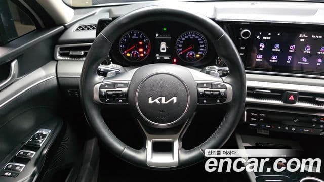 Kia K5 2023 — фото 13 из 20