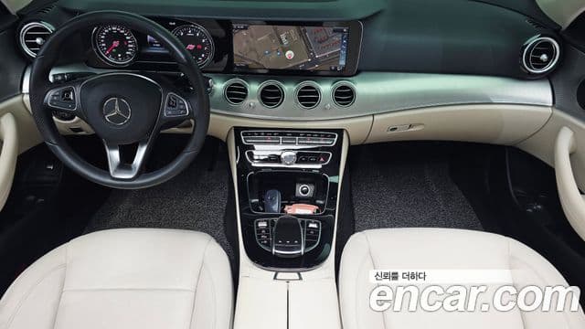 Mercedes-Benz E-Class 2018 — ფოტო 7/20