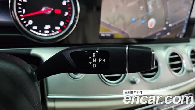 Mercedes-Benz E-Class 2018 — ფოტო 9/20