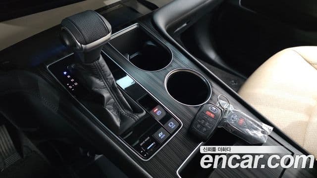 Toyota Sienna 2021 — Şəkil 9/20