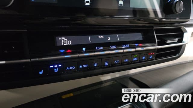 Toyota Sienna 2021 — Şəkil 16/20
