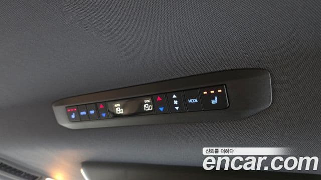 Toyota Sienna 2021 — Şəkil 19/20