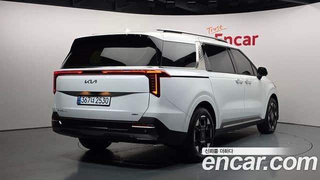 Kia Carnival 2025 — Şəkil 2/20