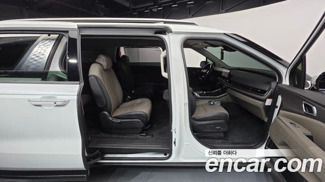 Kia Carnival 2025 — Şəkil 19/20
