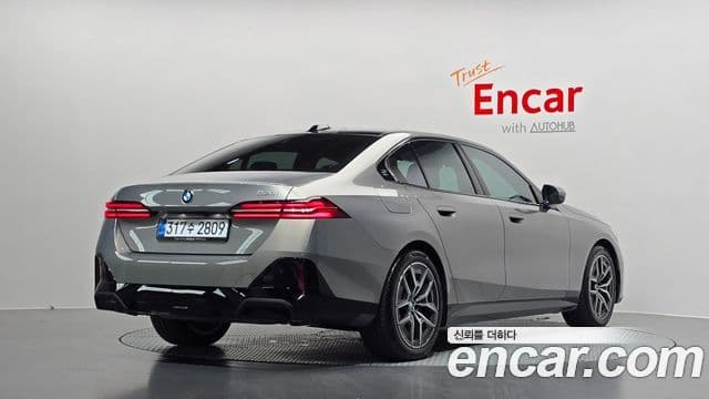 BMW 5 Series 2026 — Şəkil 2/20