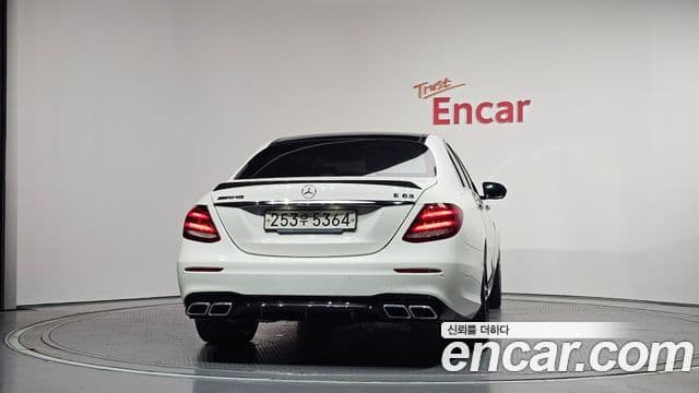Mercedes-Benz E-Class 2018 — Фото 4/20