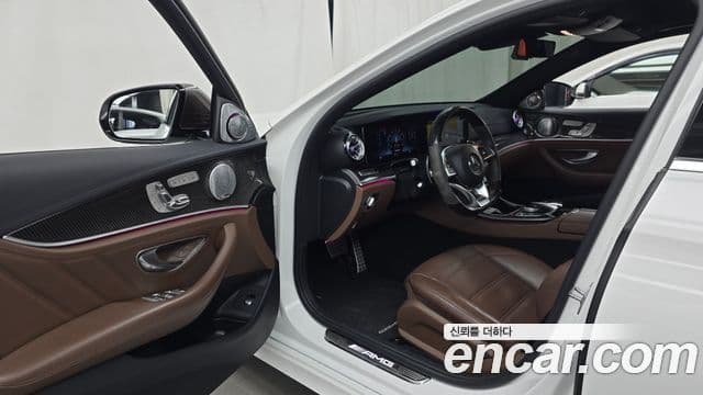Mercedes-Benz E-Class 2018 — Фото 10/20