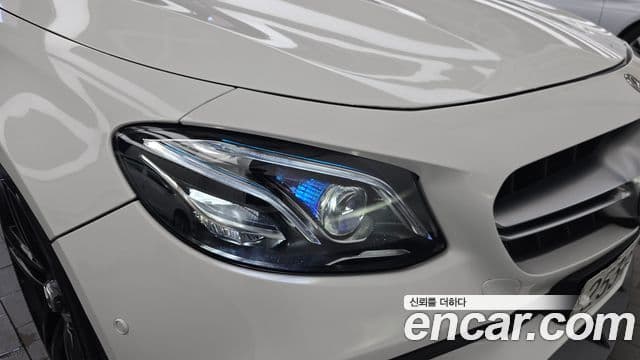 Mercedes-Benz E-Class 2018 — ფოტო 23/33