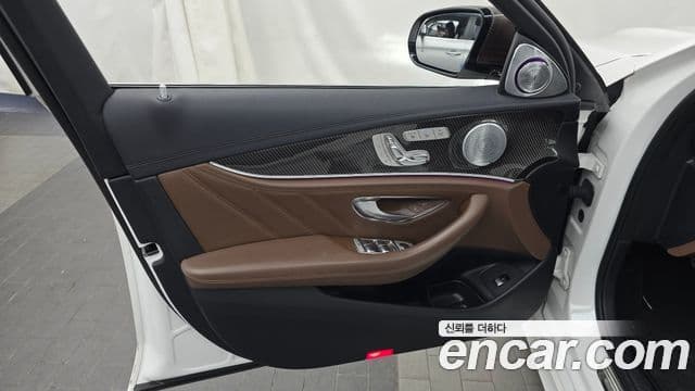 Mercedes-Benz E-Class 2018 — ფოტო 10/33