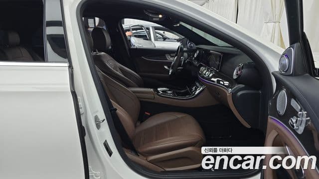 Mercedes-Benz E-Class 2018 — ფოტო 29/33
