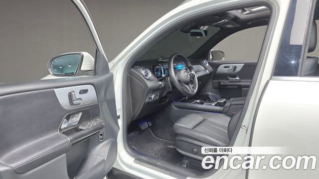 Mercedes-Benz GLB-Class 2021 — Şəkil 12/20