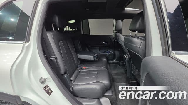 Mercedes-Benz GLB-Class 2021 — Şəkil 19/20