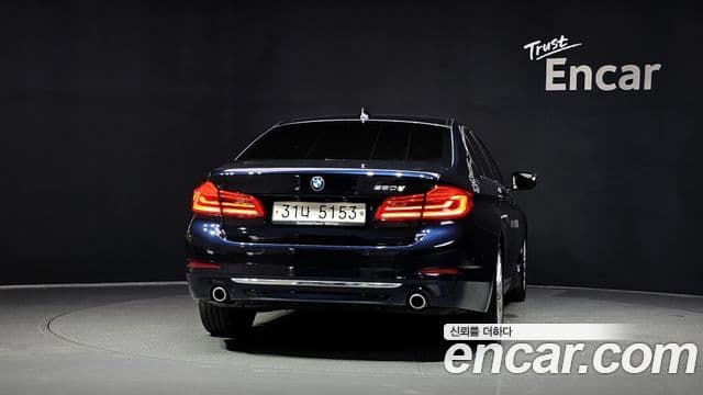 BMW 5 Series 2018 — Фото 4/20