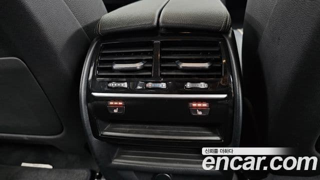 BMW 5 Series 2018 — Фото 19/20
