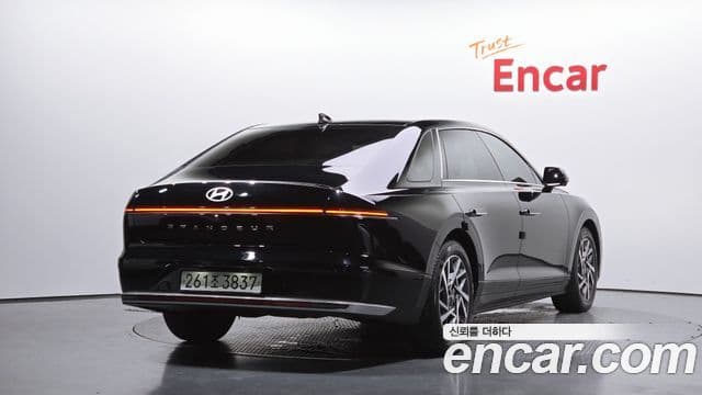 Hyundai Grandeur 2023 — ფოტო 2/20