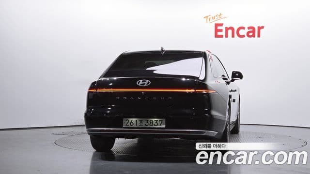 Hyundai Grandeur 2023 — ფოტო 4/20