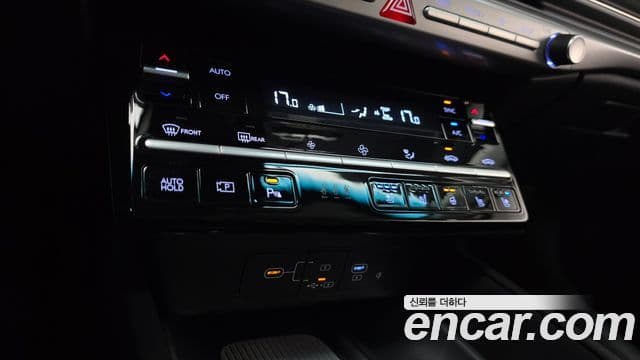 Hyundai Grandeur Hybrid 2023 — Photo 30/32